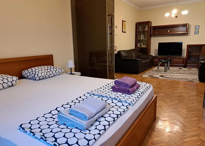Sunny Cozy Flat In The Centre, Close To Beach, 4 Rooms, 105sqm * Varna