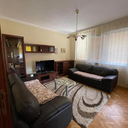 Sunny Cozy Flat In The Centre, Close To Beach, 4 Rooms, 105sqm Apartment Varna