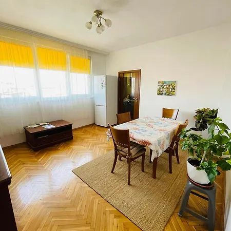 Apartment Sunny Cozy Flat In The Centre, Close To Beach, 4 Rooms, 105sqm