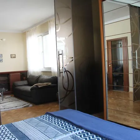 Sunny Cozy Flat In The Centre, Close To Beach, 4 Rooms, 105sqm Varna